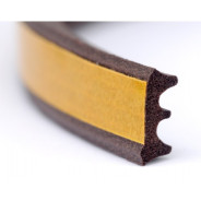 Уплотнитель для окон и дверей тип Е 9х4mm/6м (коричневый)  VOREL 76760