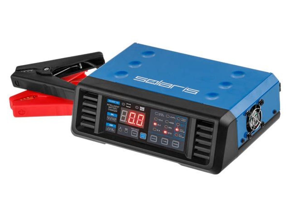 Зарядное устройство CH-161 Digital  (6 В / 12 В, 15 А, до 300 А*ч, 9-ступенч.инверт., Boost 75 A) SOLARIS CH161D11