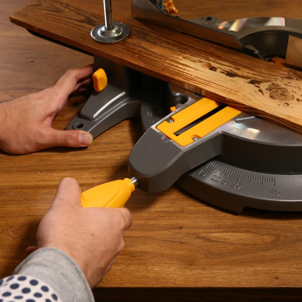 Пила торцовочная, 2000Вт, 255х25.4мм, DEKO DKMS2000-255 Laser