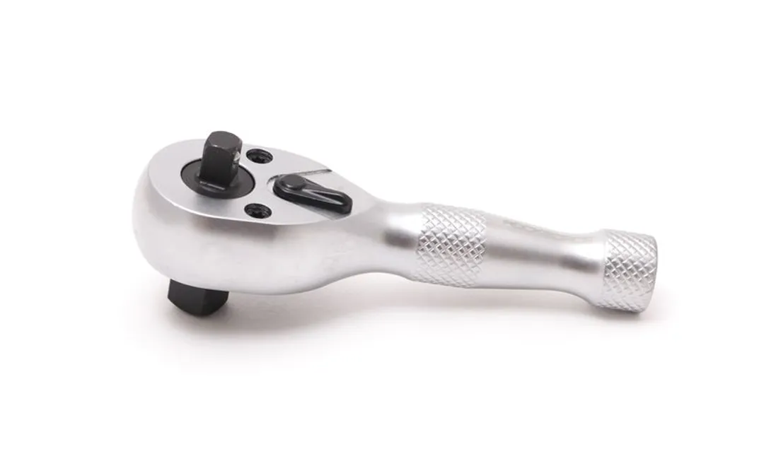 Трещотка реверсивная короткая двухсторонняя с накаткой 1/4''-3/8''(72зуб., L-100мм) RockFORCE ...Rock FORCE RF-803322