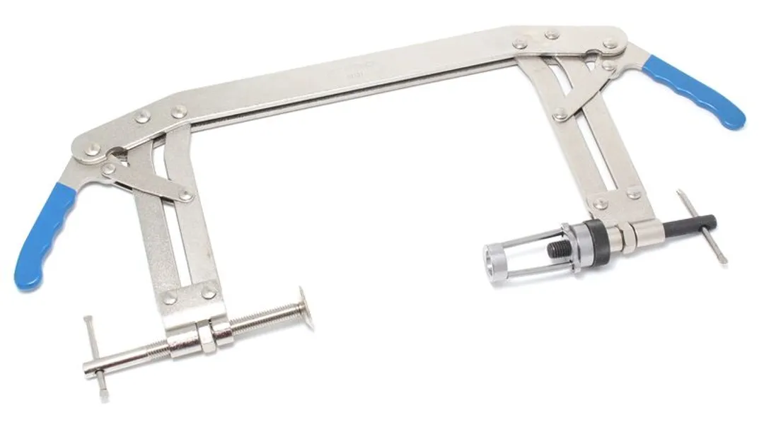 Рассухариватель клапанов струбцинного типа (рабочий диапазон 55-175мм, глубина 165мм) RockFORCE RF-62107