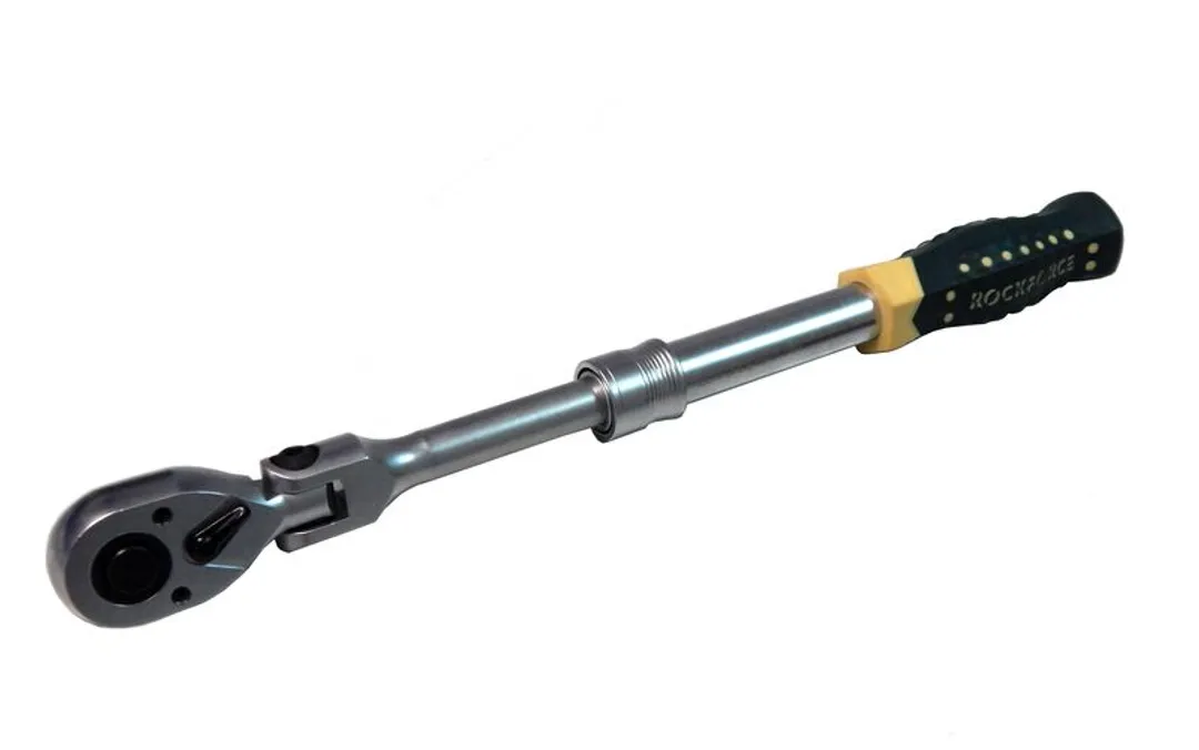 Трещотка реверсивная шарнирная телескопическая с резиновой ручкой 1/2''L340-430мм(72зуб.) RockFORCE ...Rock FORCE RF-802423