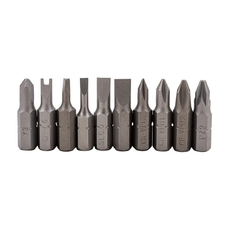 Отвертка реверсивная с набором бит RockFORCE RF-32810