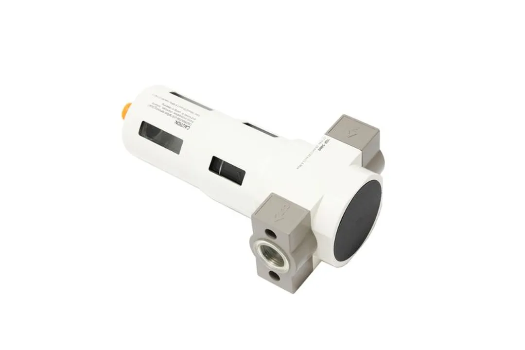 Фильтр для пневмосистемы ''Profi''1/4''(пропускная способность:1300 л/мин, давление max: 16 bar, температура воздуха: 0° до 60°, 5мк) RockFORCE RF-703214