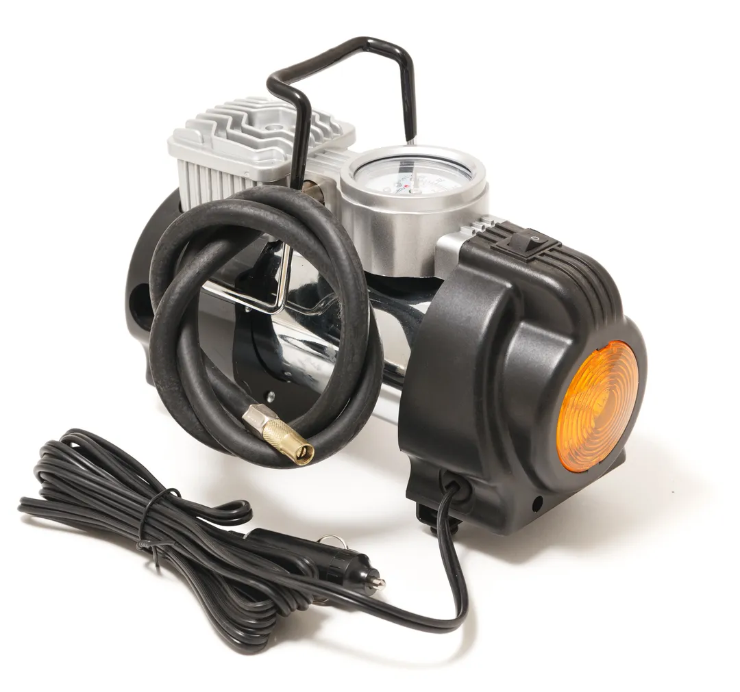 Компрессор поршневой автомобильный с фонарем F-2014125 ''FORSAGE''(35л/мин, 15А) 12V'' Forsage F-2014125