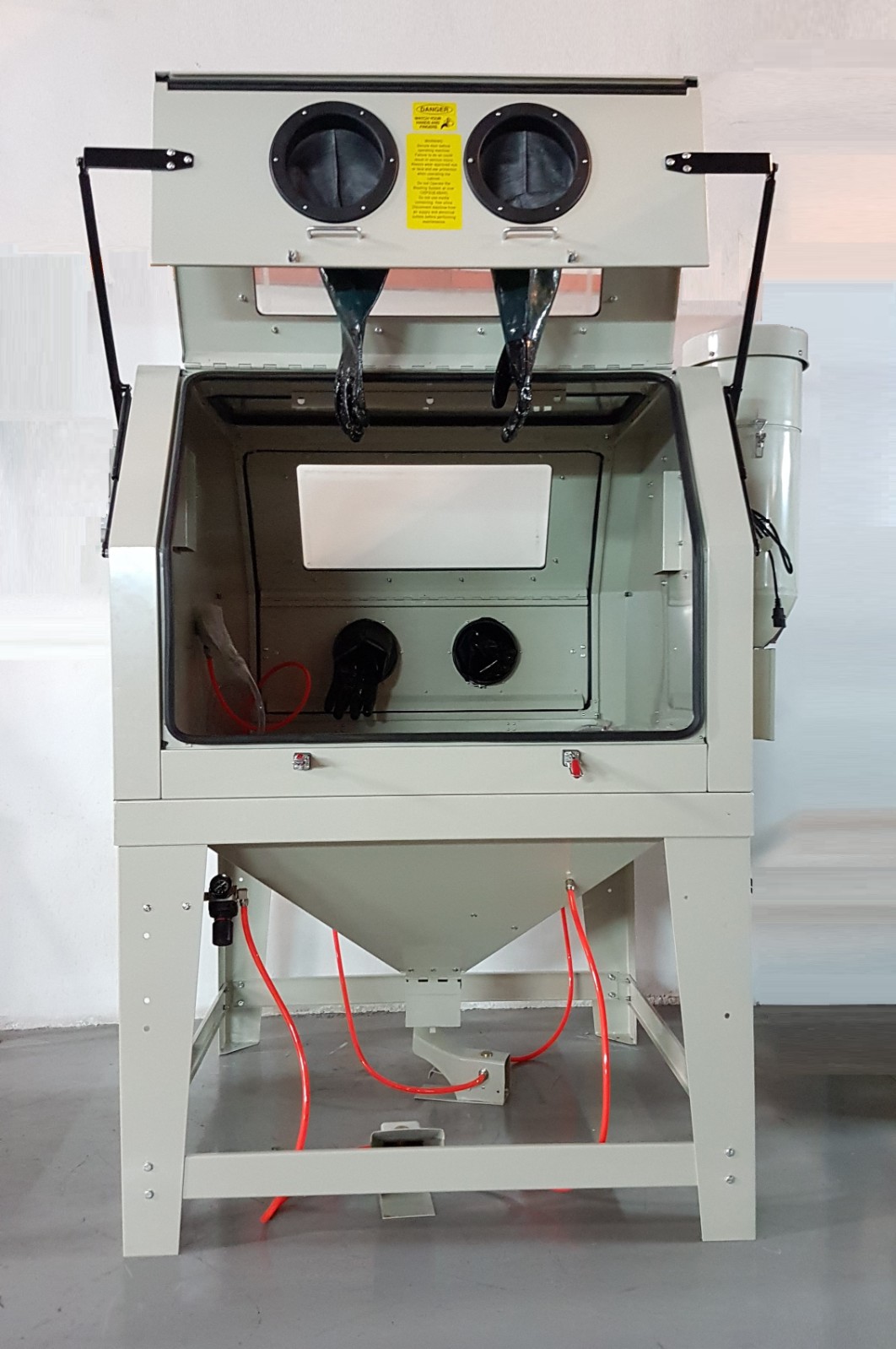 Пескоструйная камера с электродвигателем для очистки воздуха (1200л, 220В, 3.4-6.1атм) пневмо Rock FORCE RF-SBC1200